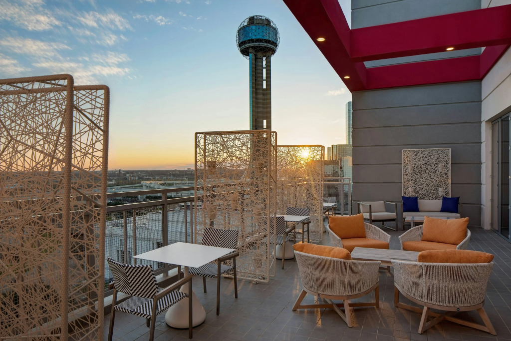 Courtyard by Marriott Dallas Downtown/Reunion District
