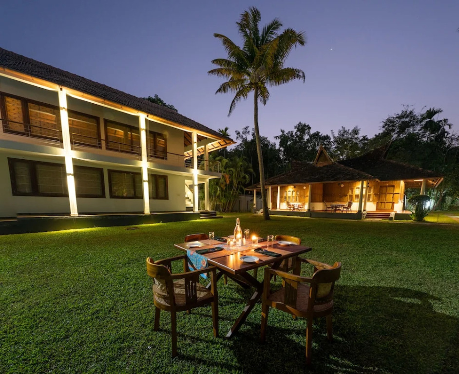 Pathiramanal Villa, Alappuzha