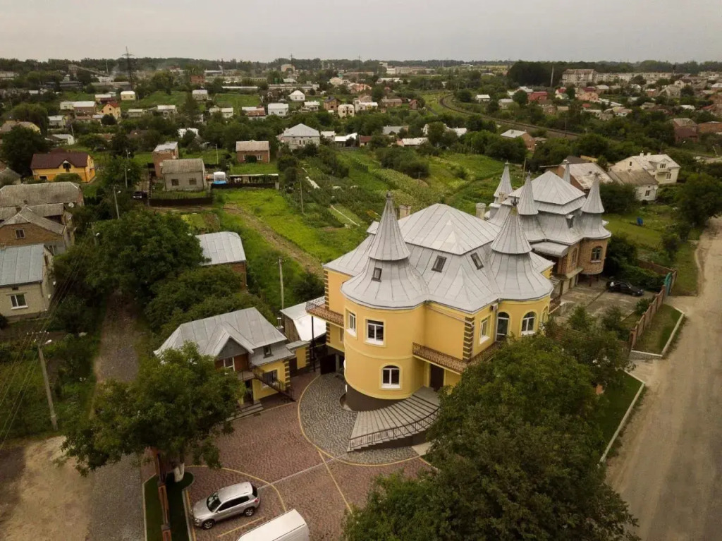 Приватна садиба Фортеця Малехів