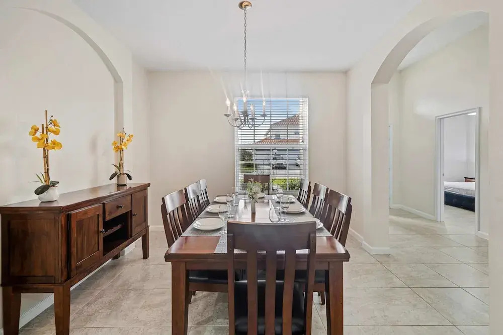 4096 Oaktree Drive