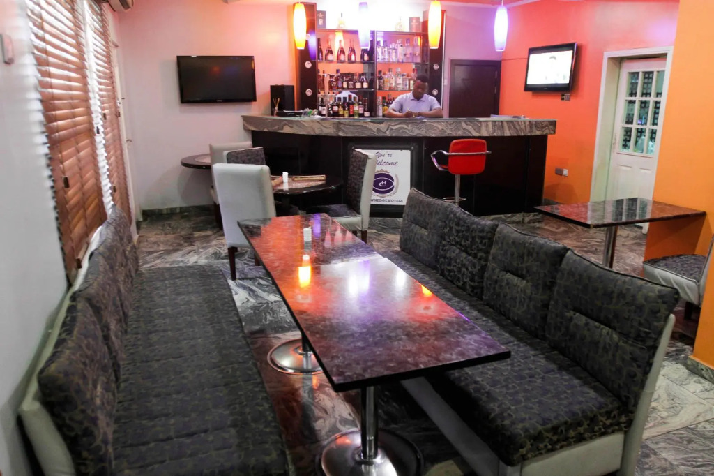 Crownedge Hotels
