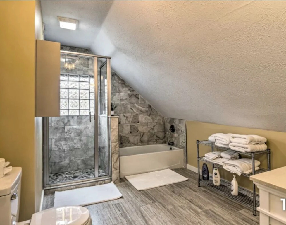 Urban Chic Townhome Near Downtown