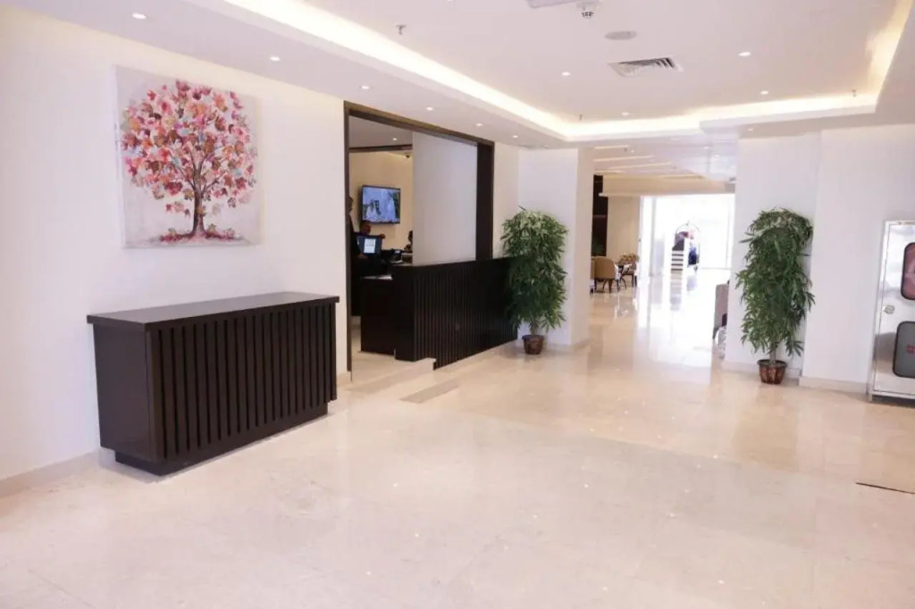 Dolphin Continental Hotel