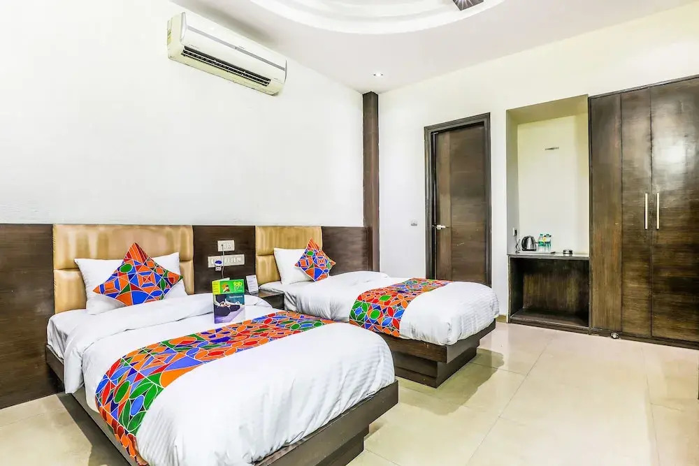 FabHotel Vizion Rezi