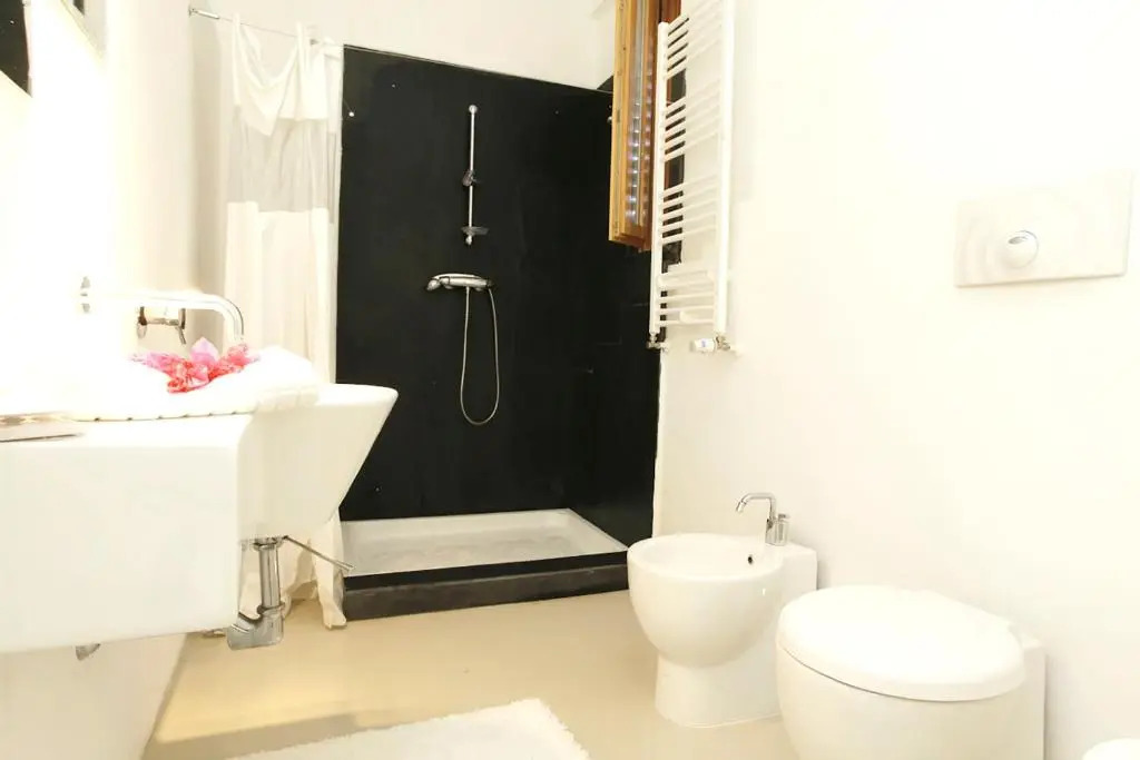 2 bedrooms house with enclosed garden and wifi at Torre Colonna Sperone 1 km away from the beach