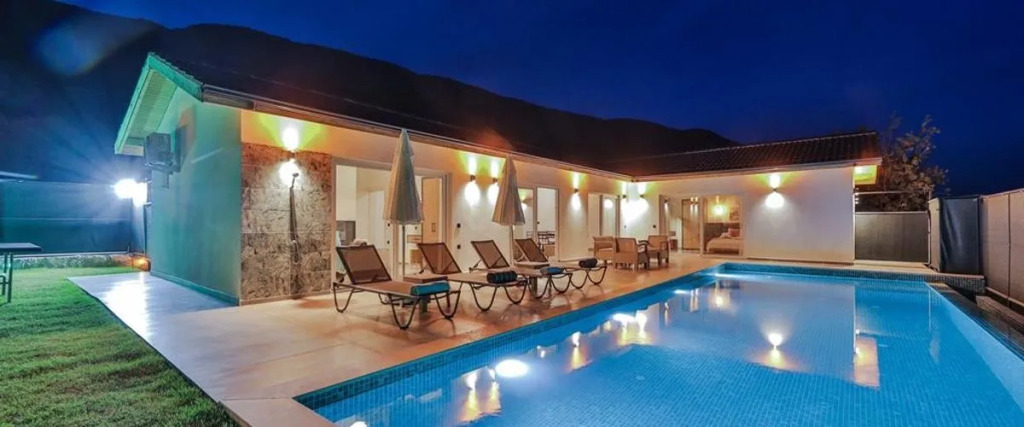 Villa Tawny