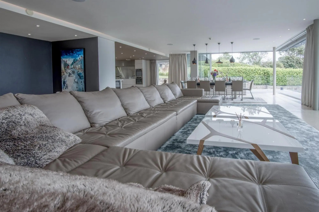 Bryn House - Luxurious 5 Bedroom Holiday Home - Penmaen