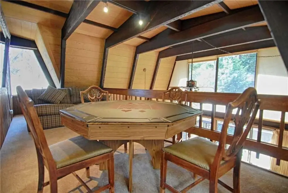 Large Deck and Bonus Room Plus Unique Features #146
