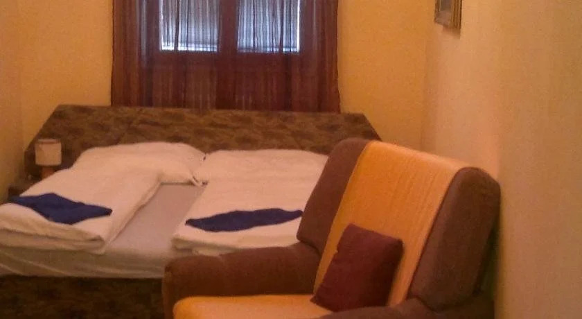 THE Z ACCOMMODATION