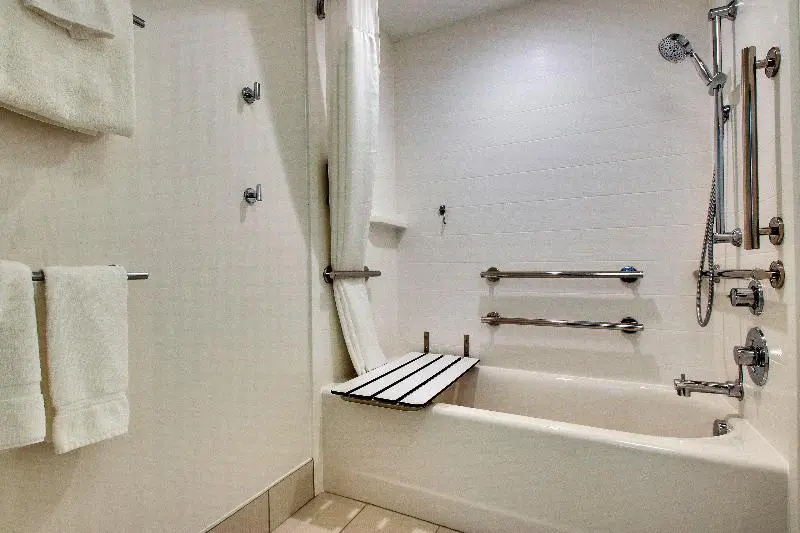 Holiday Inn Express Findlay North