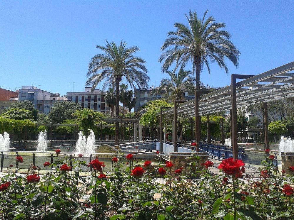 Piso junto a Jardines de la Victoria y Renfe