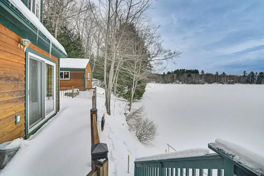 Dock & Views! Lakeside Family Escape in Wilton