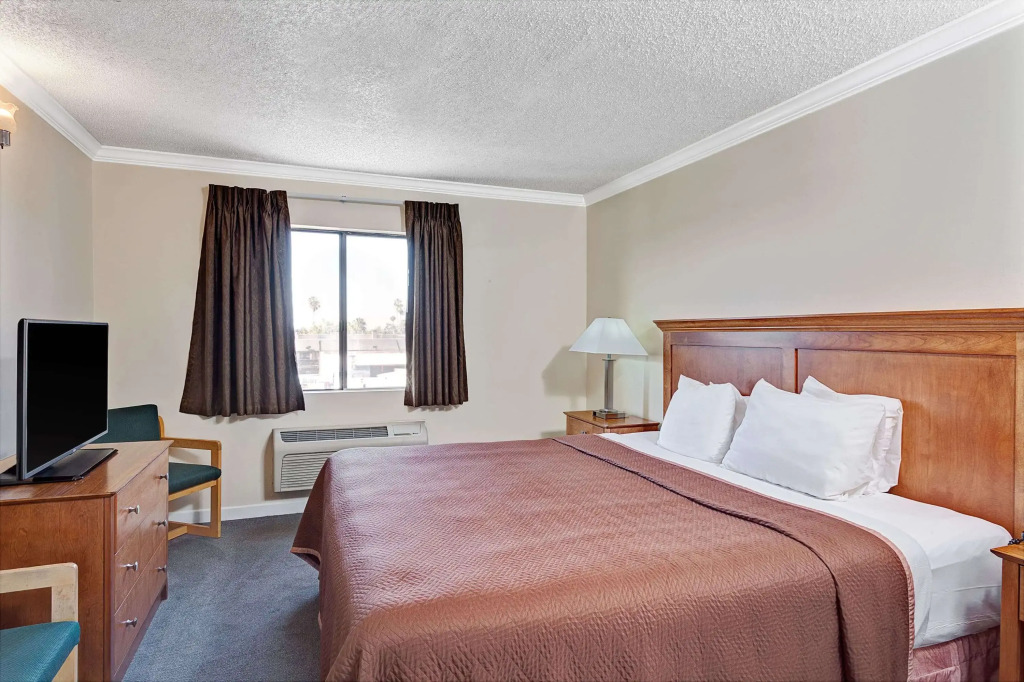 Travelodge by Wyndham Pasadena Central