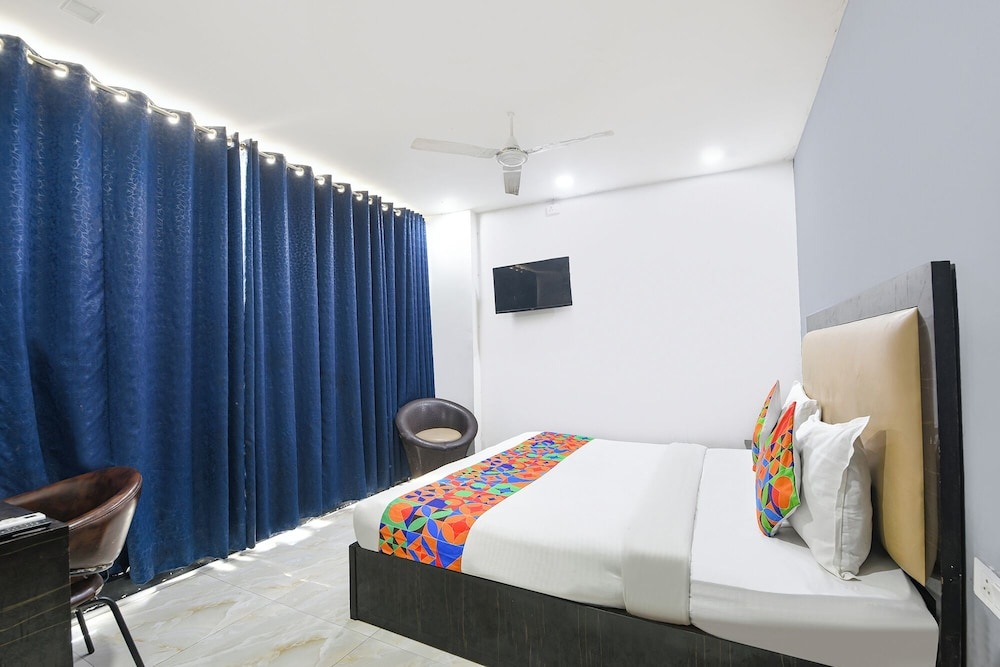 FabHotel Moody Inn Kalkaji