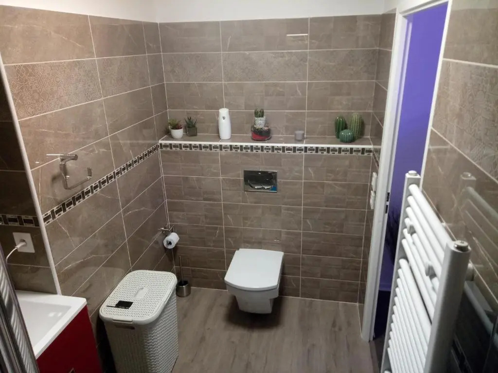 Bel appartement T2 près du lac avc un parking privé