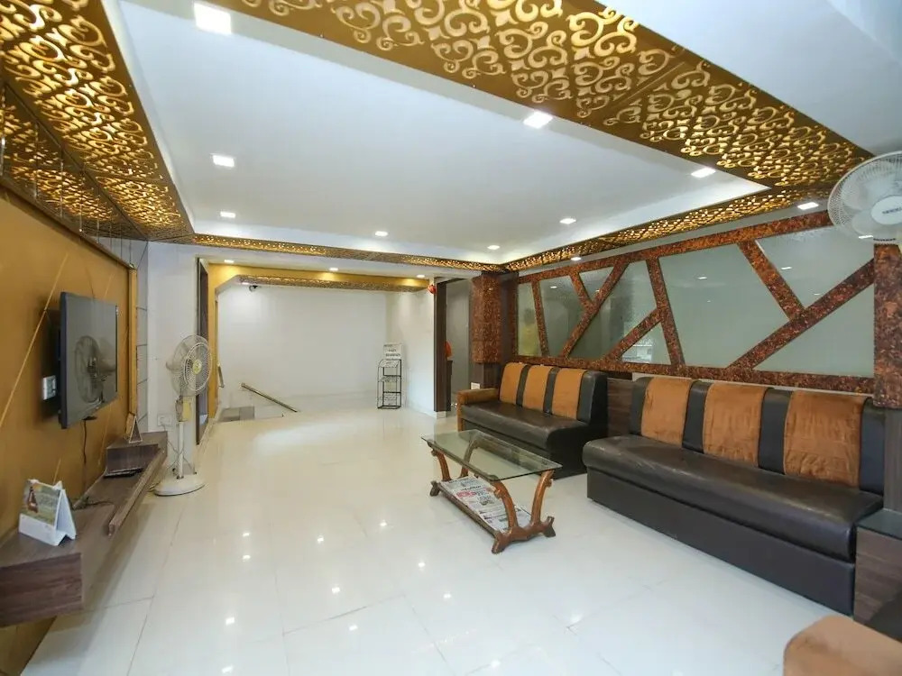 Hotel Cozy Residency by OYO Rooms