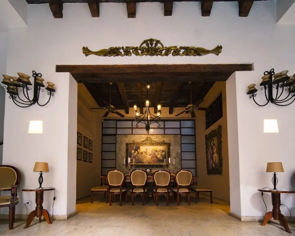 8aps-4 Luxury House in the Historic Center With Pool Air Conditioning and Wifi