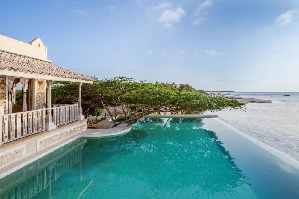 Amani House 5 Bedrooms Sleeps 10