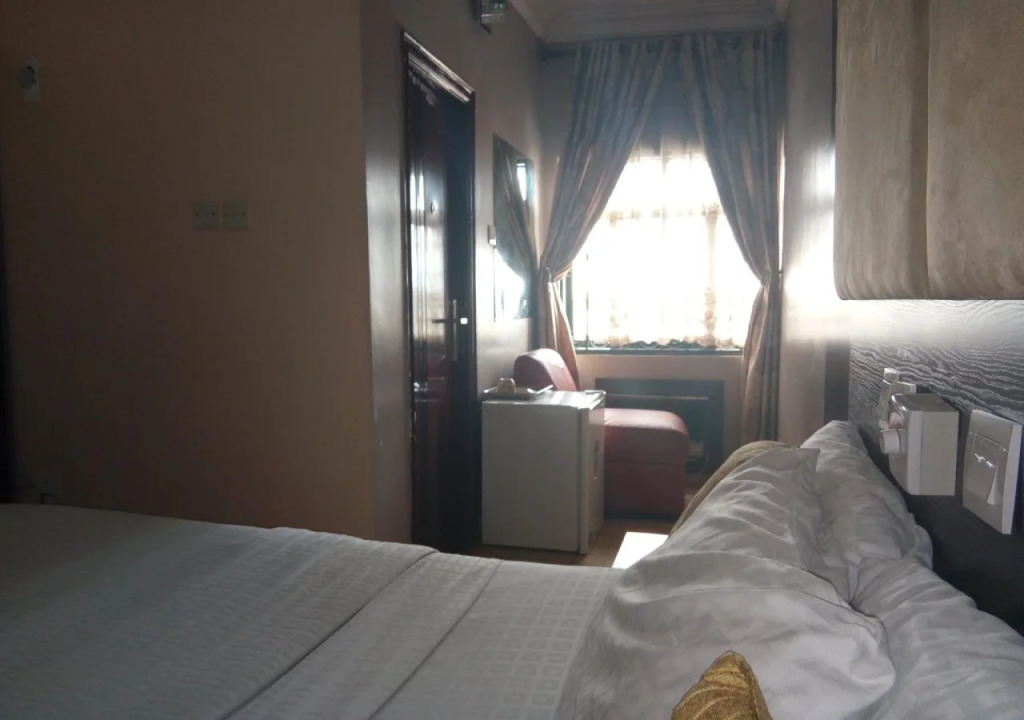 Roses Hotel