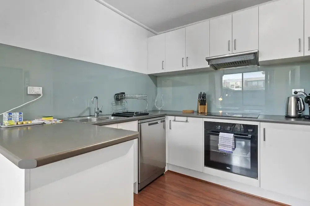Spacious 3-bed Townhouse With Courtyard