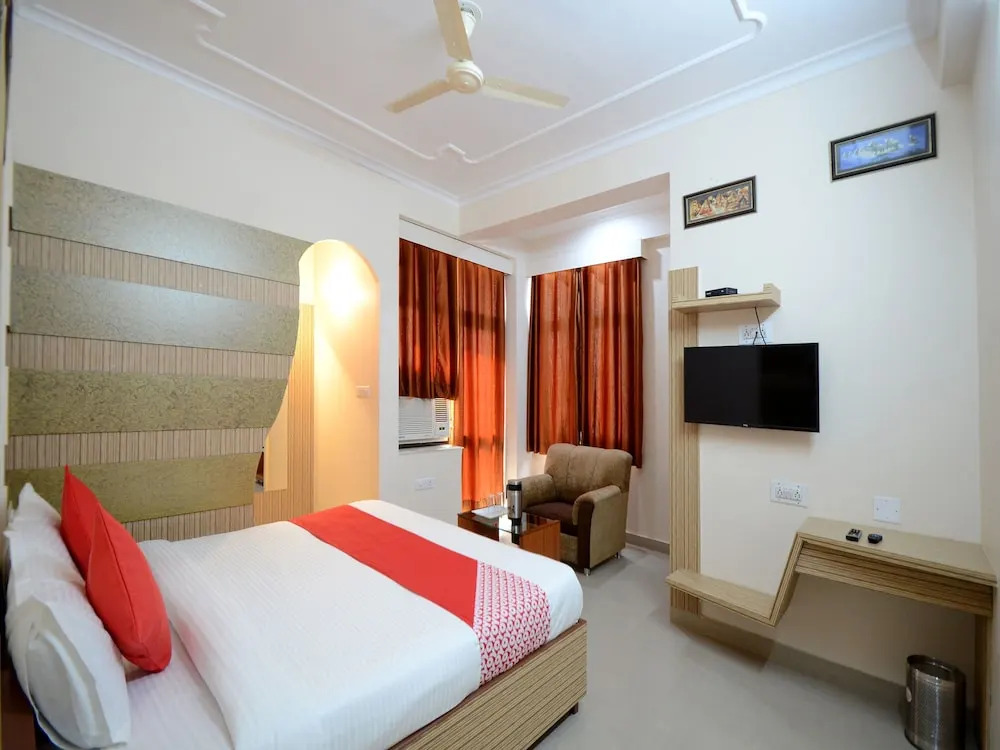 OYO 12724 Hotel Stay Bridge