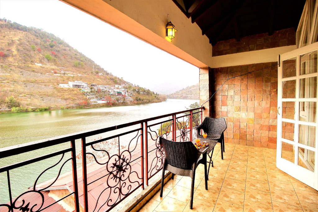 Neelesh Inn - Luxury Lake View Resort with Swimming Pool on Bhimtal Lake