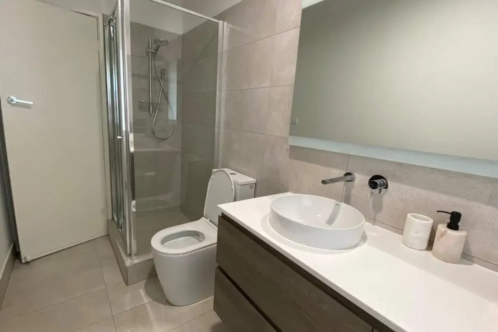 Elegant 2-bedroom House in Prahran w/ Parking!