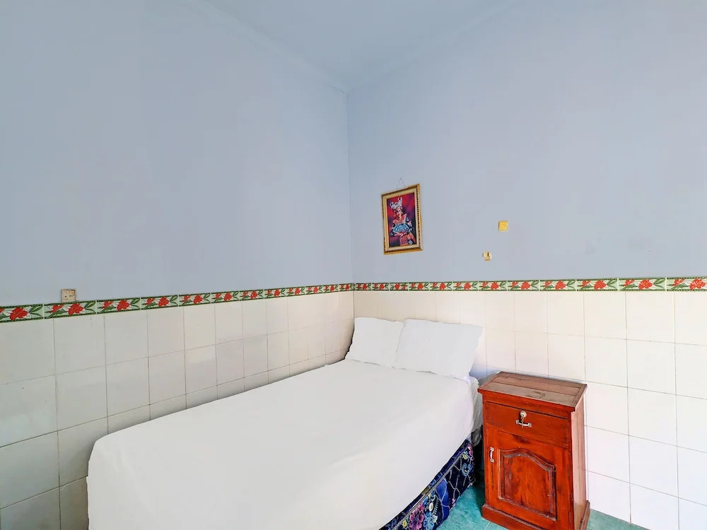 Hotel O Sekar Jagat Near Pantai Baluk Rening