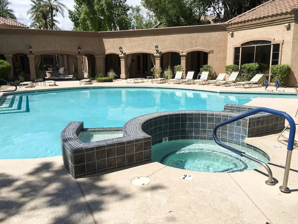 15095 Scottsdale - 2 Br Condo