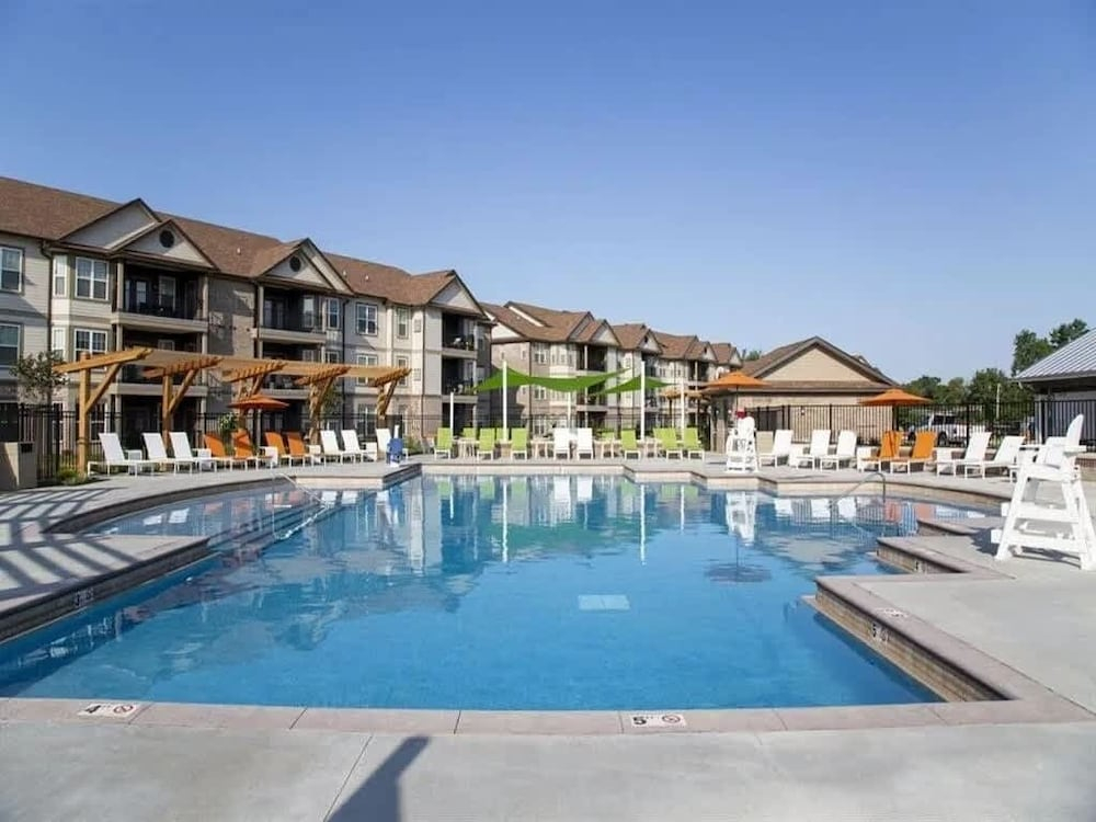 Boulevard Stays - Hurstbourne