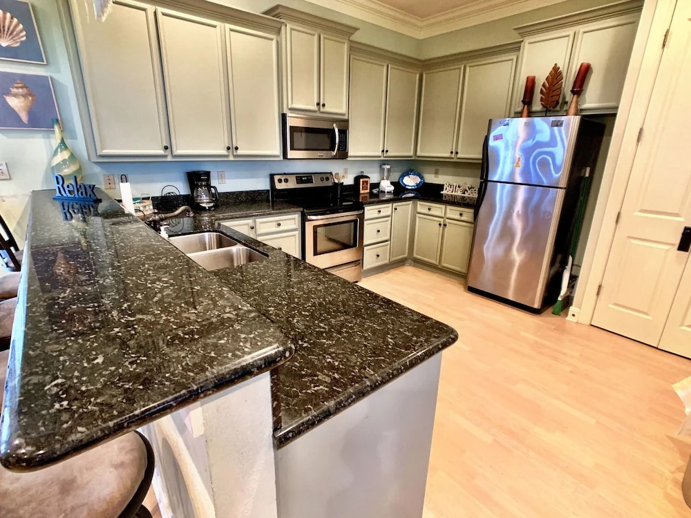 A Little Slice of Paradise - 4 Br Home