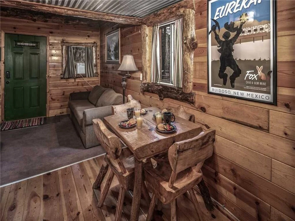 Brother Bear 1 Bedroom Front Porch Midtown Sleeps 5
