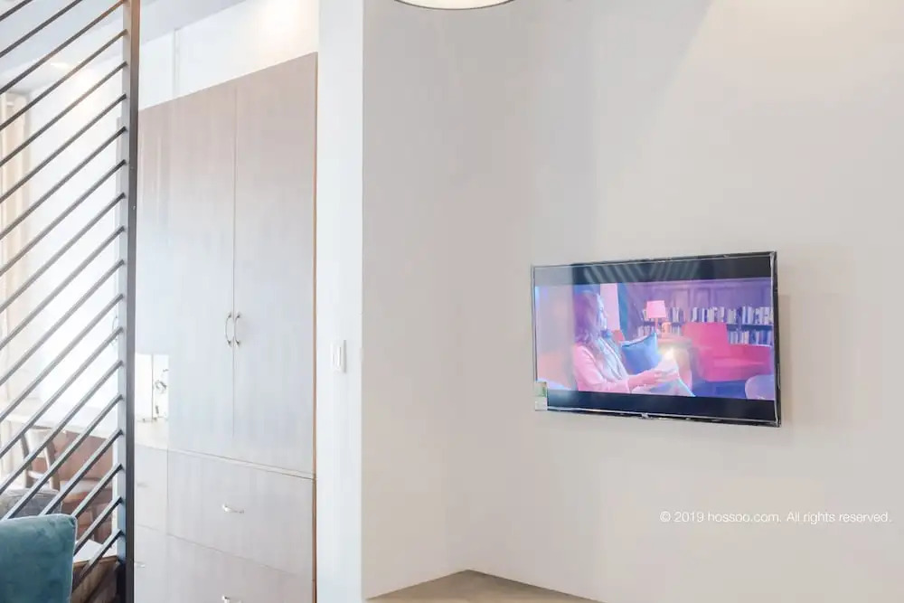 Parfait Studio private Balcony CBD