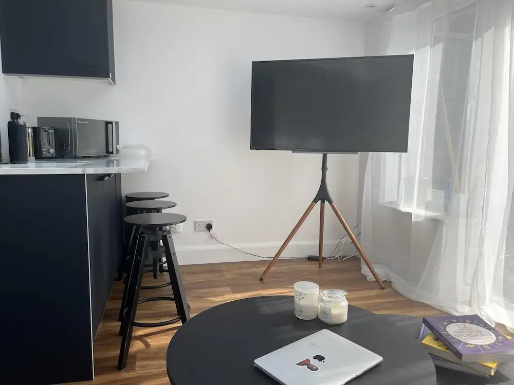 Newly Refurbished 1-bed Apartment in Croydon Se25