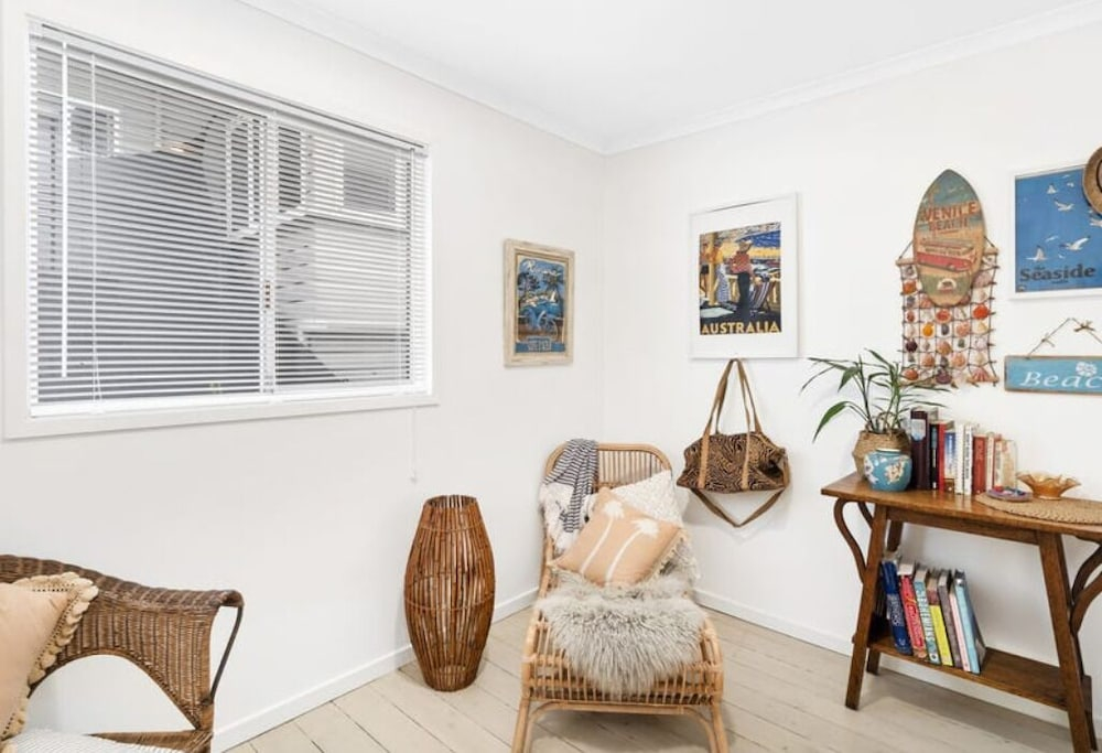Burleigh Coastal Escape 4BR Home