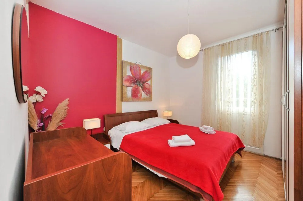Feel Center Apartments.