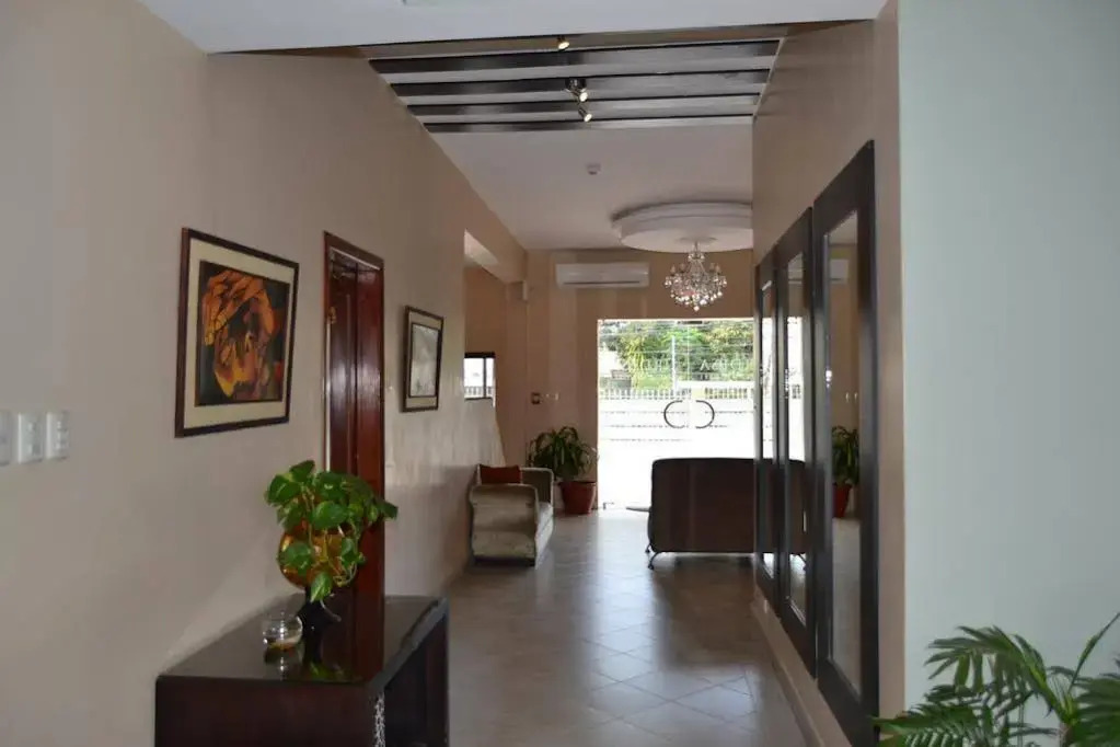 Urdesa Suites Hotel