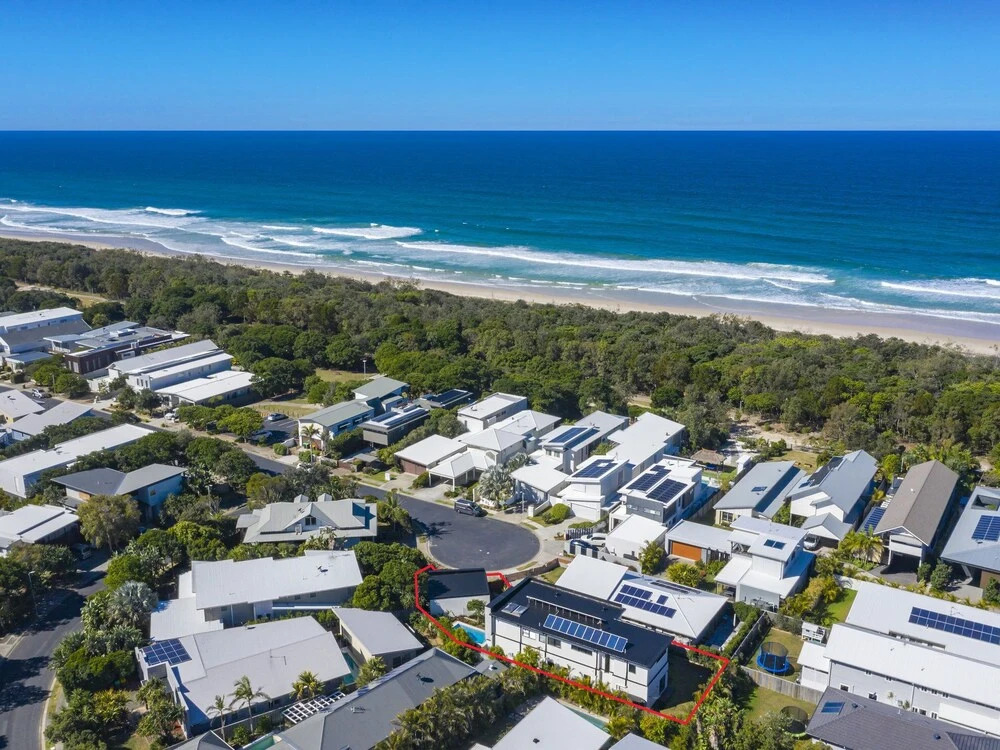 Stunning Beach House On Collins
