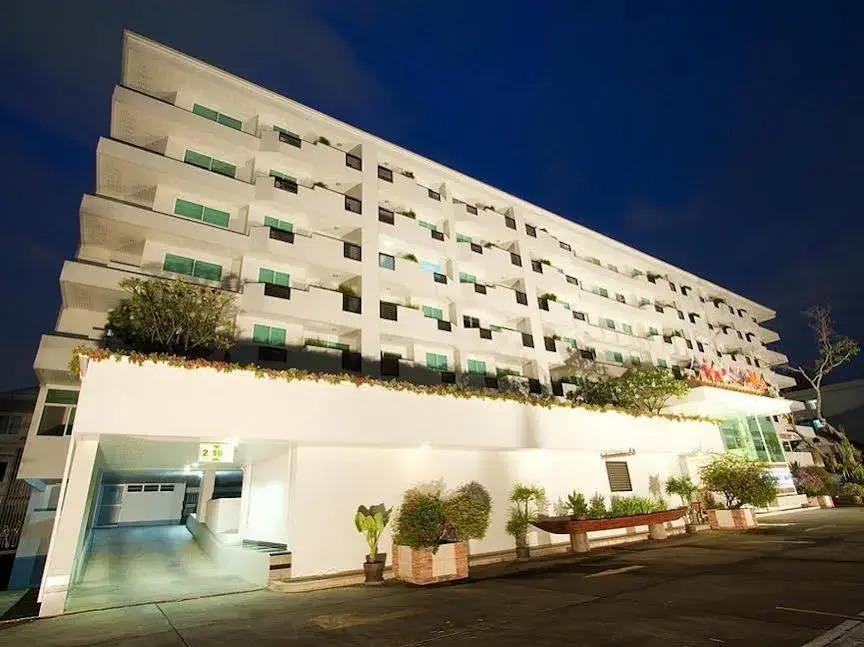 The Laurel Suite
