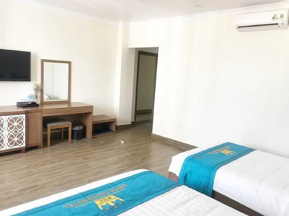 White Crown Hotel
