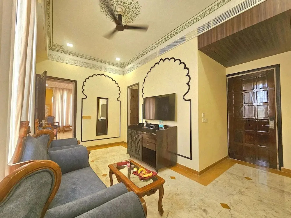Kesarbagh Palace