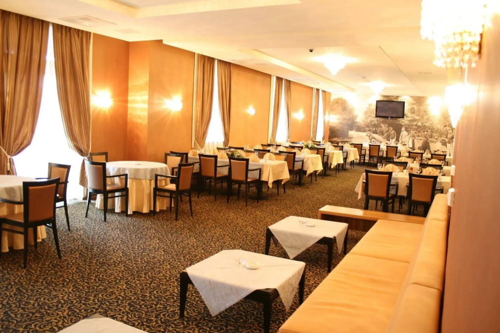 Hotel Crystal