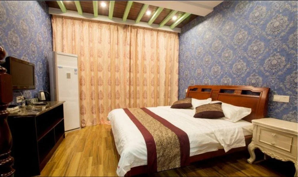 Wuzhen Shibajian Theme Inn