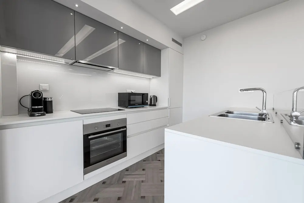 Phaedrus Living: City Center Luxury Flat N. Kosmos