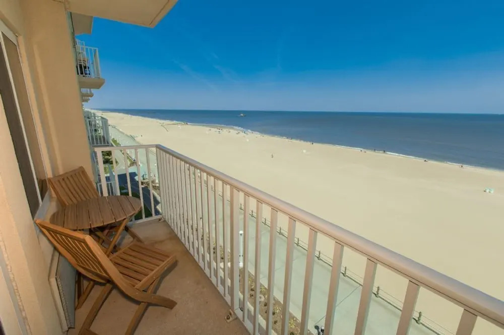 Feeling Tip-sea 2 Bedrooms 2 Bathrooms Condo