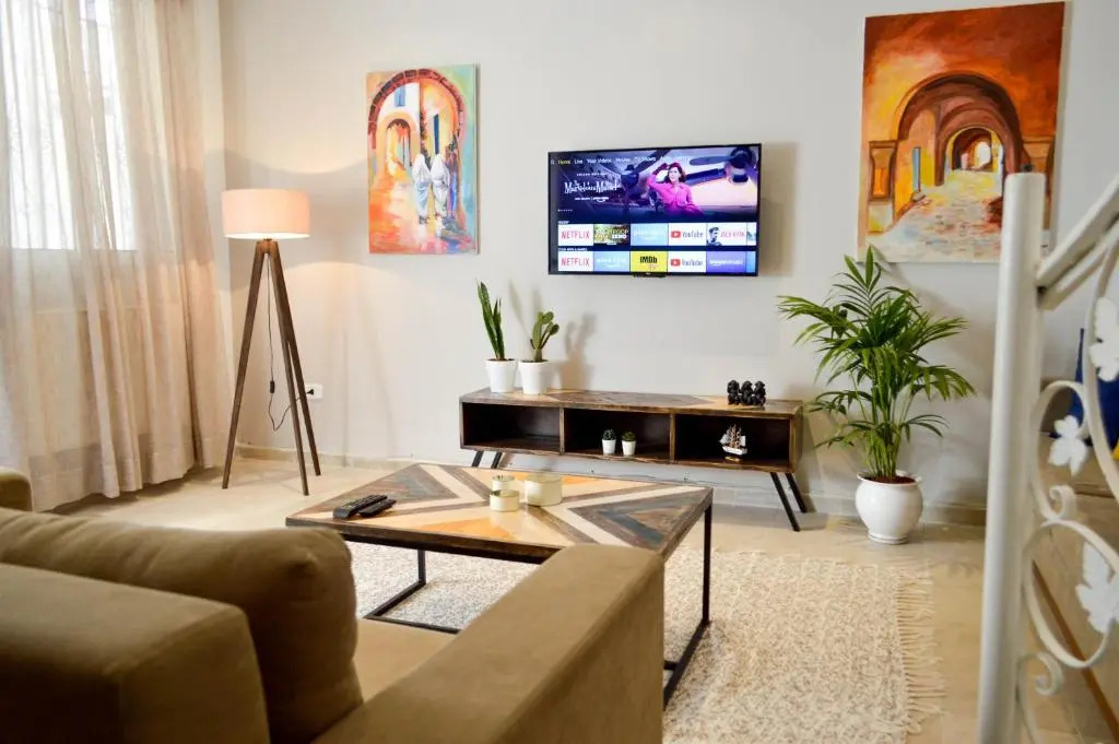 Cosy Triplex in La Marsa - 3 bed 2 Bath