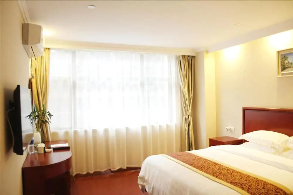 Greentree Inn Guangxi Road Express Hotel