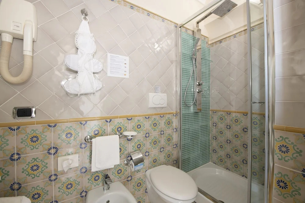 Amalfi Old Square room & apartments , 73 steps from the street