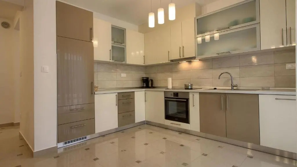 Luxury Vila compelx Aurora-Mar with 2 pools and 8 bedrooms, 200m from the beach - WiiBuk