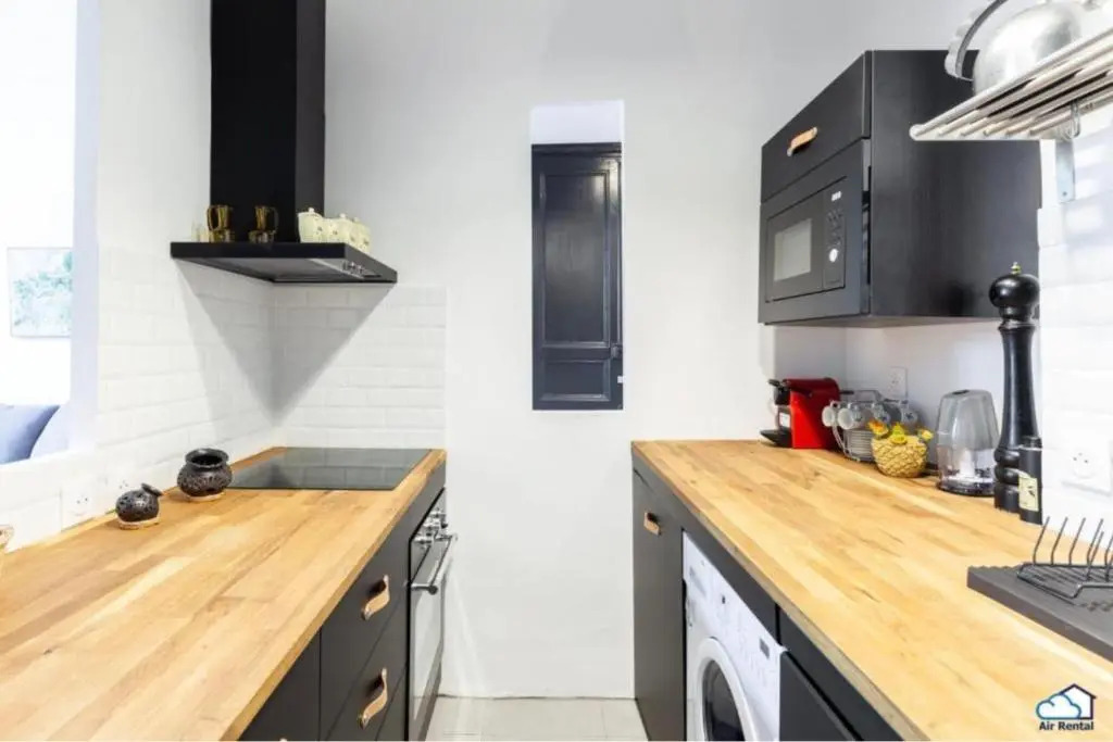 Beautiful Apartment - 2 rooms AC - Air Rental by Keeper